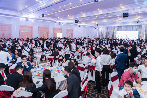 hang-ngan-khach-hang-da-tham-gia-du-le-mo-ban-cat-tuong-phu-hung-dot-6-va-qua-nua-da-moc-hau-bao